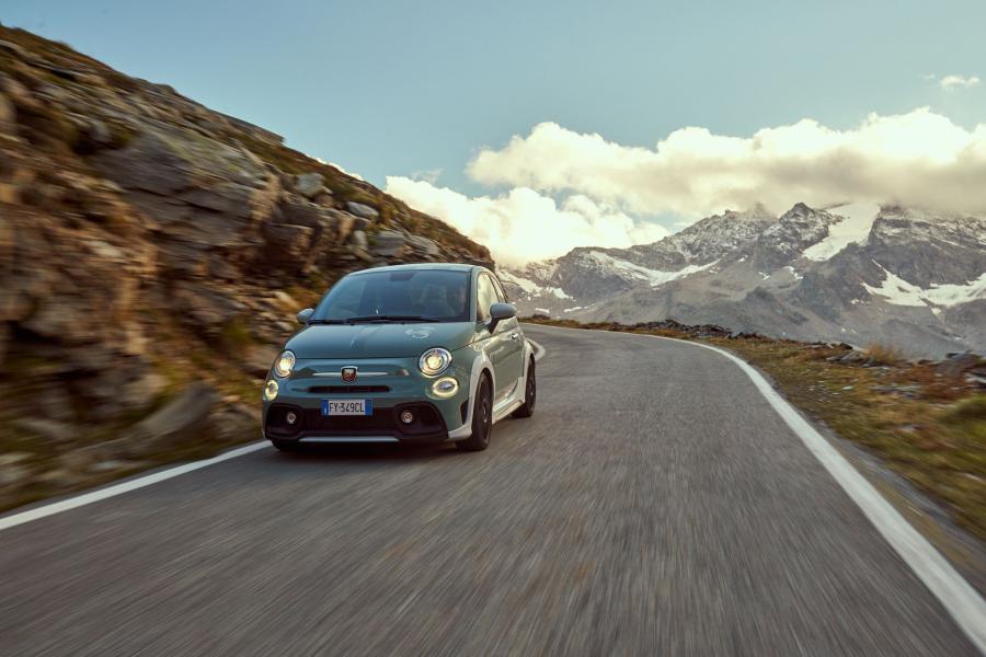  Abarth 695 70° Anniversario (312) 2019 года  (WW) (фото 41 из 70)